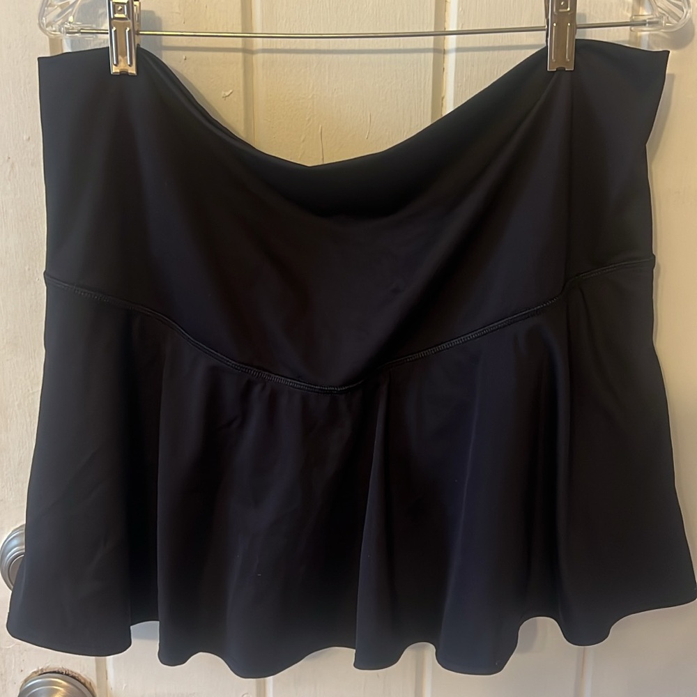 Old Navy Active Black Maternity Skort